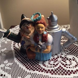 Rare find. Wizard is oz creamer EUC nice colors🌷